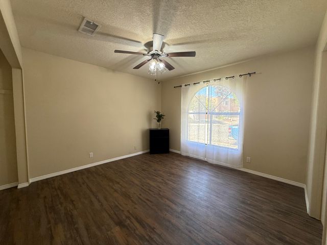 7200 Whippoorwill Lane NE, Albuquerque, NM 87109