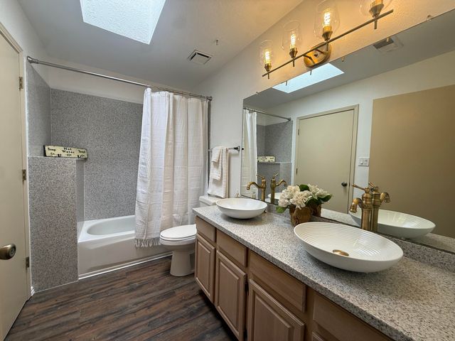 7200 Whippoorwill Lane NE, Albuquerque, NM 87109