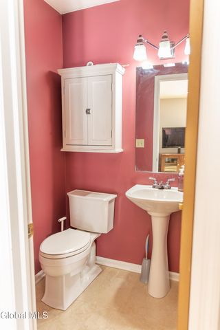 307 Debbie Drive, Rotterdam, NY 12306