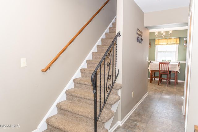 307 Debbie Drive, Rotterdam, NY 12306