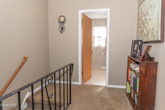 307 Debbie Drive, Rotterdam, NY 12306