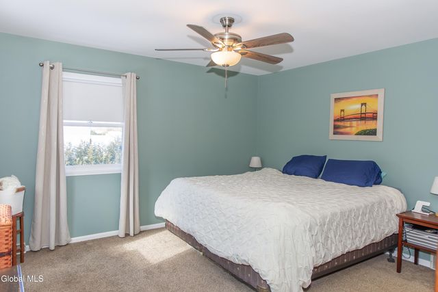 307 Debbie Drive, Rotterdam, NY 12306