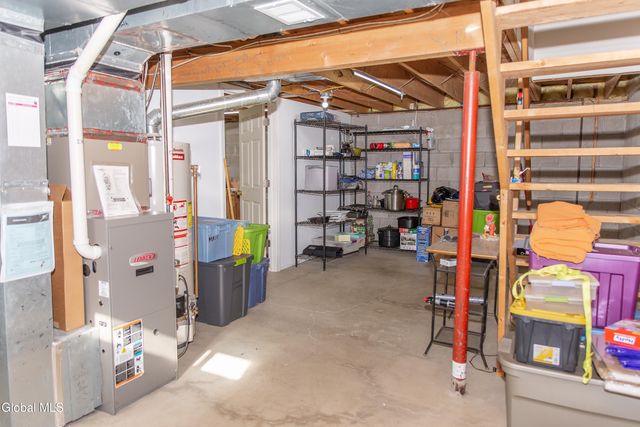 307 Debbie Drive, Rotterdam, NY 12306