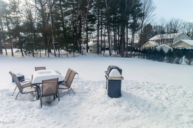 307 Debbie Drive, Rotterdam, NY 12306