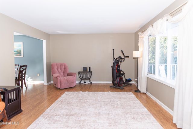 307 Debbie Drive, Rotterdam, NY 12306