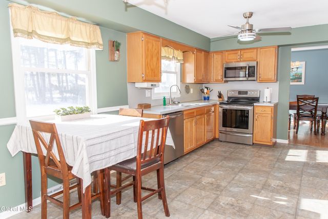 307 Debbie Drive, Rotterdam, NY 12306