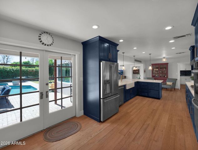 223 W AUGUSTA Avenue, Phoenix, AZ 85021