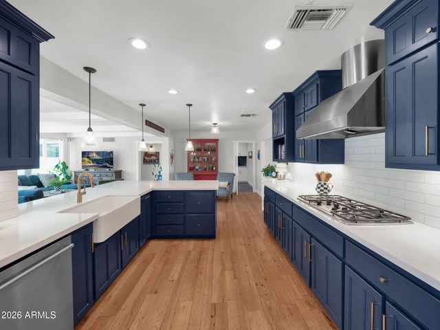 223 W AUGUSTA Avenue, Phoenix, AZ 85021