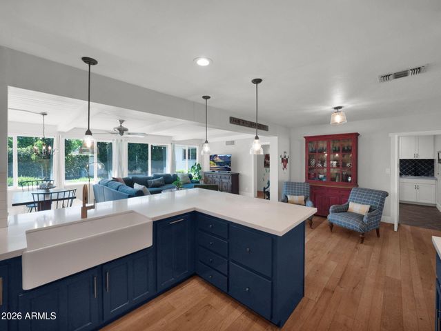 223 W AUGUSTA Avenue, Phoenix, AZ 85021