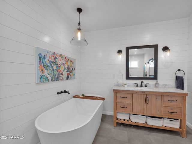 223 W AUGUSTA Avenue, Phoenix, AZ 85021