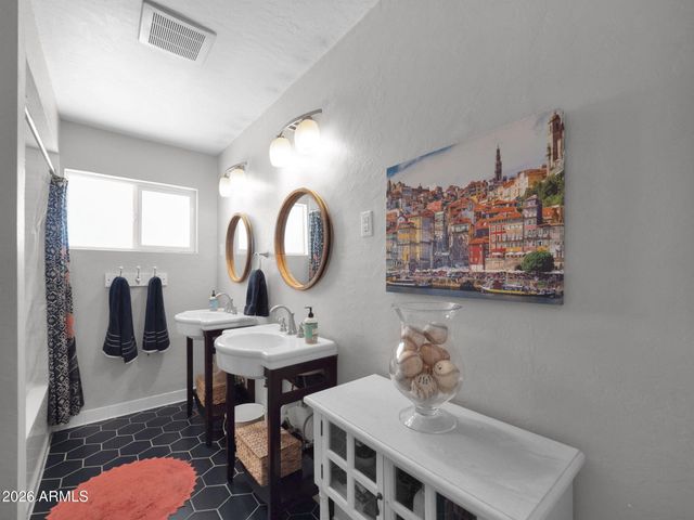 223 W AUGUSTA Avenue, Phoenix, AZ 85021