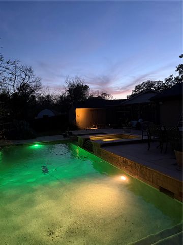 1900 Cripple Creek Drive, Euless, TX 76039