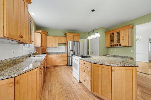 5115 Queen Victoria Lane, Kalamazoo, MI 49009