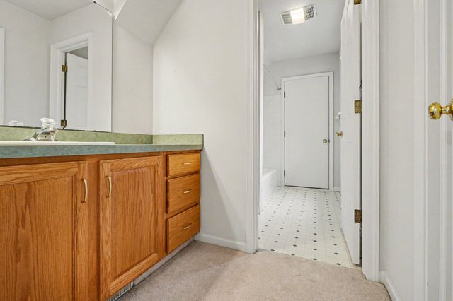 5115 Queen Victoria Lane, Kalamazoo, MI 49009