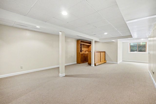 5115 Queen Victoria Lane, Kalamazoo, MI 49009