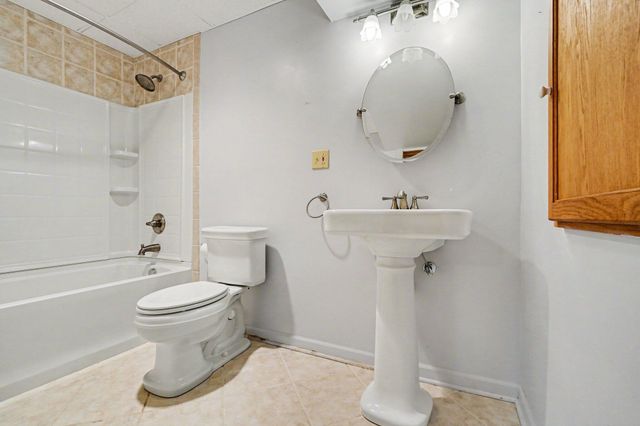 5115 Queen Victoria Lane, Kalamazoo, MI 49009
