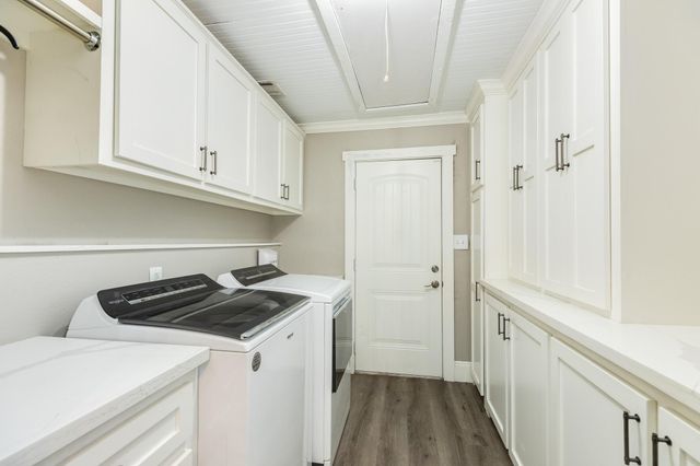 1 Buffalo Ct, Lake Jackson, TX 77566