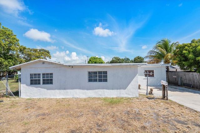 236 SW 14th Street, Dania Beach, FL 33004