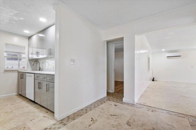 236 SW 14th Street, Dania Beach, FL 33004