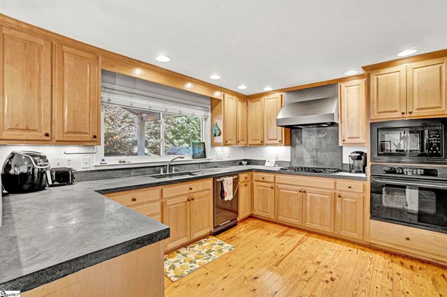 921 Brentwood Drive, Spartanburg, SC 29302