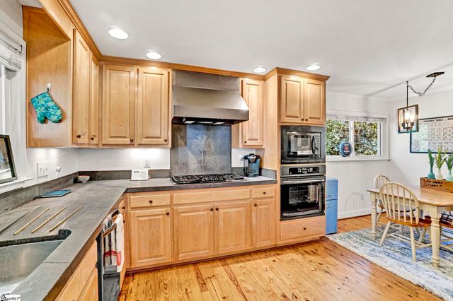 921 Brentwood Drive, Spartanburg, SC 29302