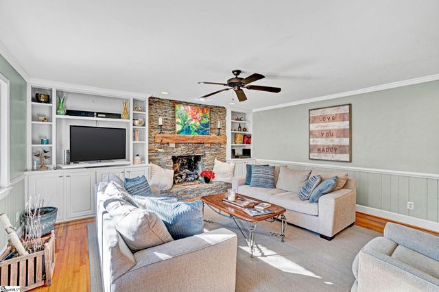 921 Brentwood Drive, Spartanburg, SC 29302