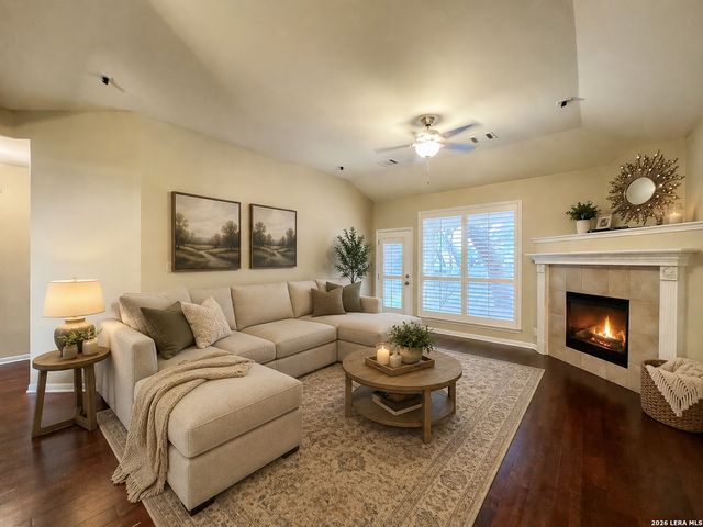 9114 Rio Sedona Dam, Helotes, TX 78023
