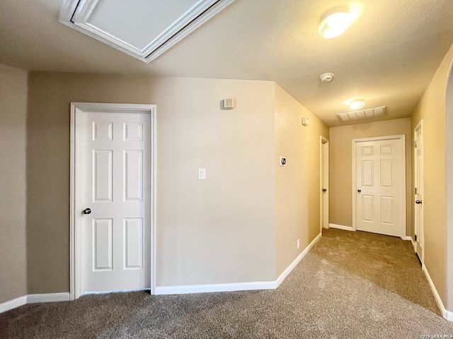 9114 Rio Sedona Dam, Helotes, TX 78023