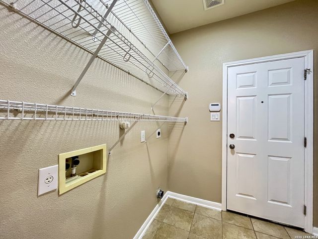 9114 Rio Sedona Dam, Helotes, TX 78023
