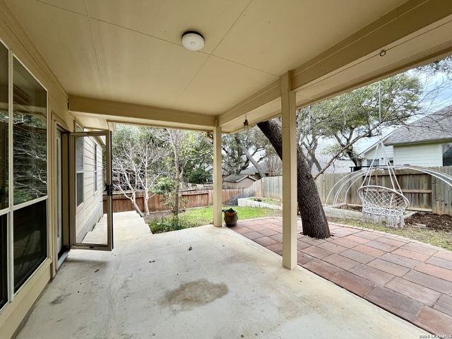 9114 Rio Sedona Dam, Helotes, TX 78023