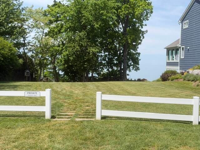 7368 Beachview Drive, South Haven, MI 49090