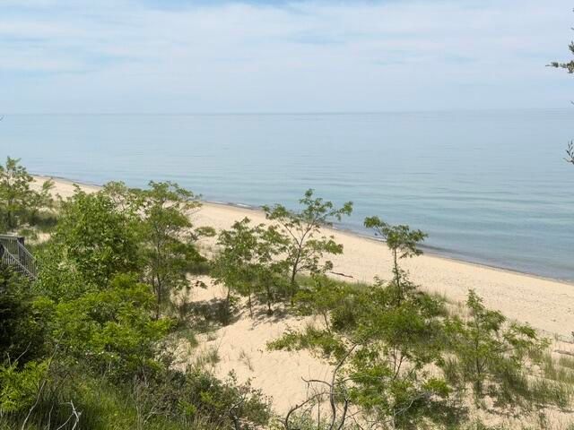 7368 Beachview Drive, South Haven, MI 49090