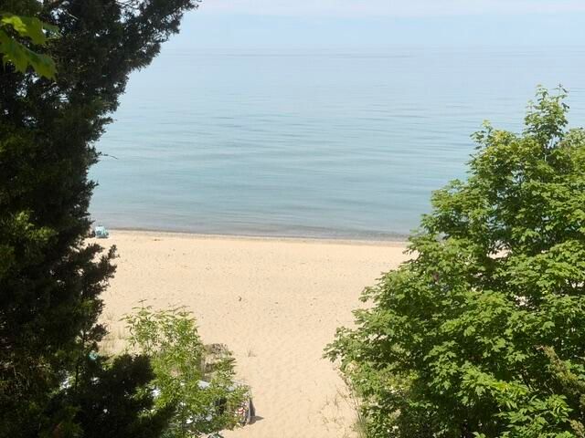 7368 Beachview Drive, South Haven, MI 49090