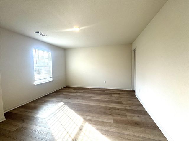 1001 Riverdale CV, Jarrell, TX 76537