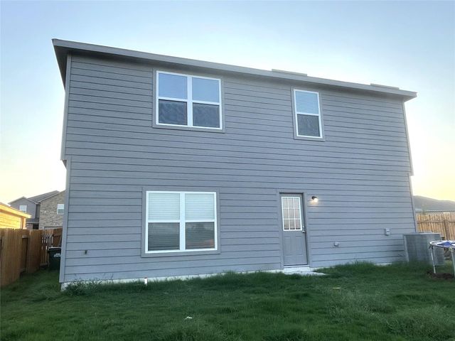 1001 Riverdale CV, Jarrell, TX 76537