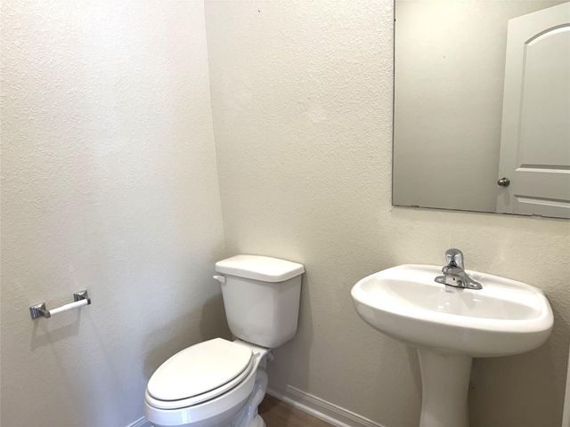 1001 Riverdale CV, Jarrell, TX 76537