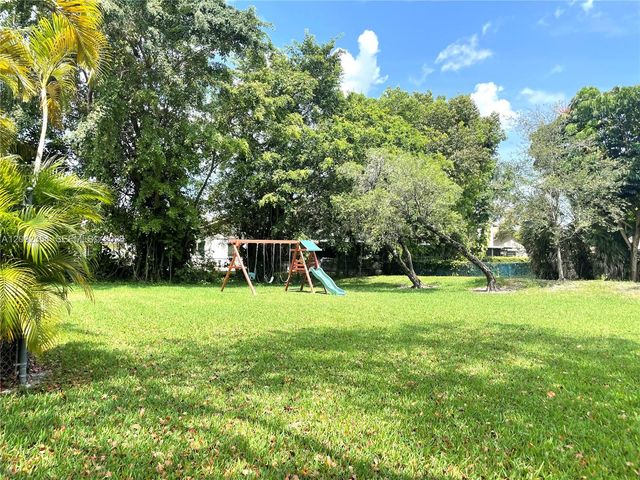 7175 Nova Drive 107, Davie, FL 33317