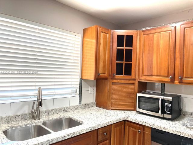 7175 Nova Drive 107, Davie, FL 33317