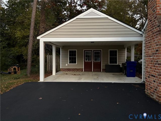 1949 Early Settlers Rd, North Chesterfield, VA 23235
