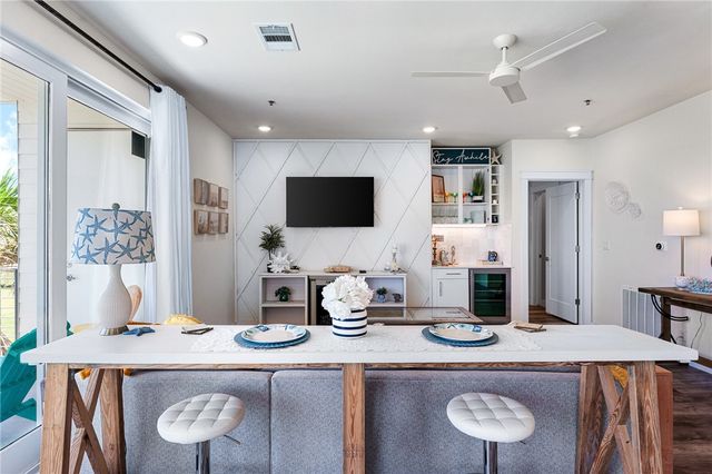 630 W Center Square 205, Port Aransas, TX 78373