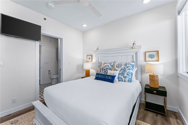 630 W Center Square 205, Port Aransas, TX 78373