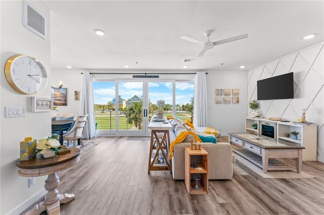 630 W Center Square 205, Port Aransas, TX 78373