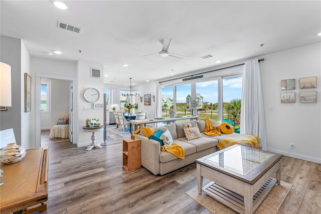 630 W Center Square 205, Port Aransas, TX 78373