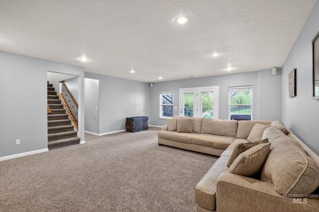 2598 E Greenbrook Dr, Eagle, ID 83616