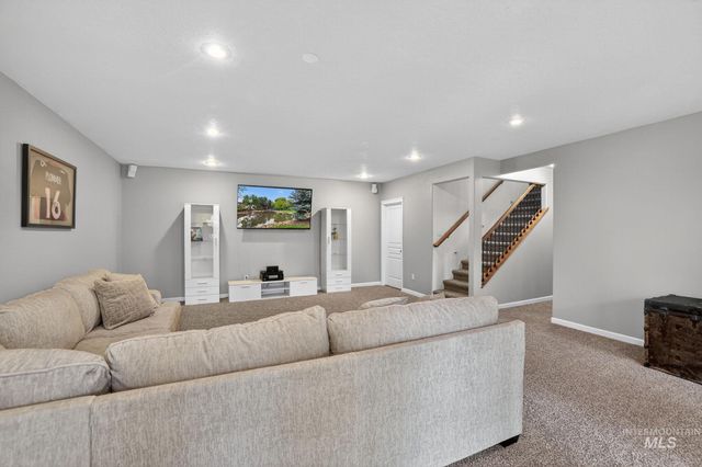 2598 E Greenbrook Dr, Eagle, ID 83616