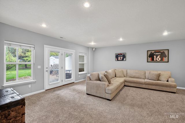 2598 E Greenbrook Dr, Eagle, ID 83616