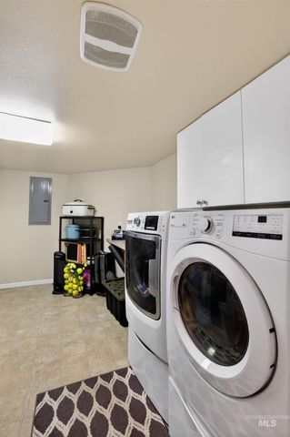 2598 E Greenbrook Dr, Eagle, ID 83616