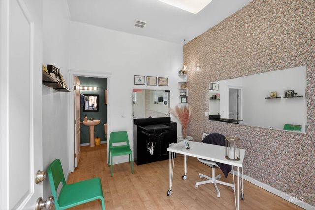 2598 E Greenbrook Dr, Eagle, ID 83616