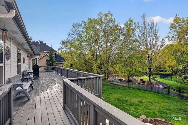 2598 E Greenbrook Dr, Eagle, ID 83616