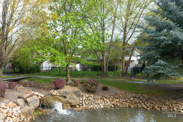 2598 E Greenbrook Dr, Eagle, ID 83616